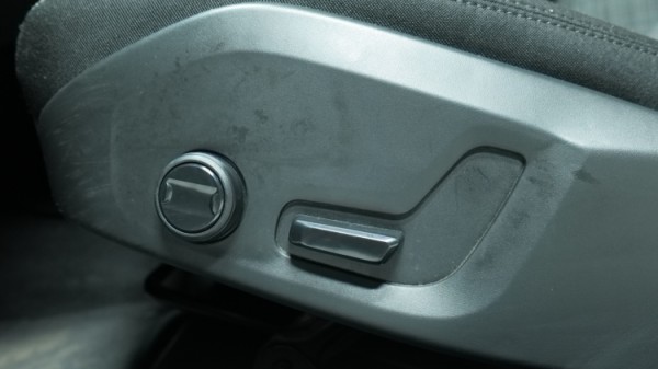 Esittelykuva Volvo V60 bensiiniautosta.