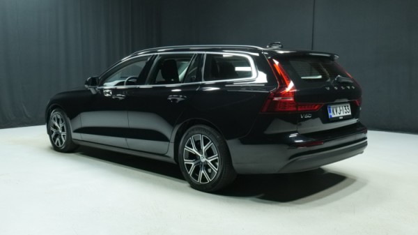 Esittelykuva Volvo V60 bensiiniautosta.