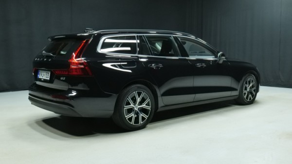 Esittelykuva Volvo V60 bensiiniautosta.