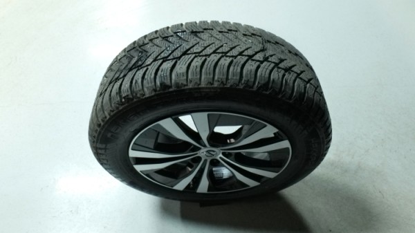 Esittelykuva Volvo XC60 kevythybridiautosta.