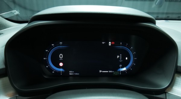 Esittelykuva Volvo XC40 bensiiniautosta.