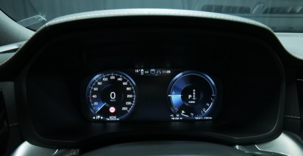 Esittelykuva Volvo V60 kevythybridiautosta.