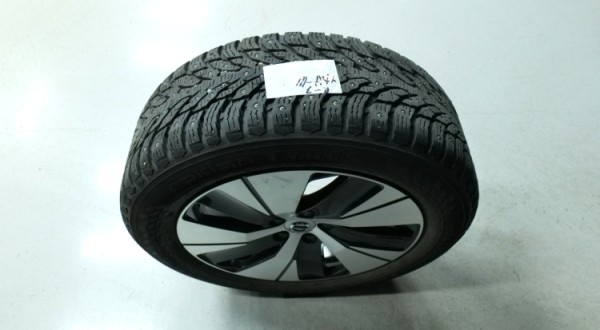 Esittelykuva Volvo XC40 kevythybridiautosta.