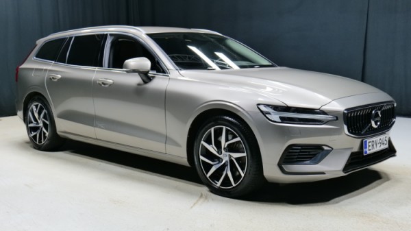Esittelykuva Volvo V60 kevythybridiautosta.