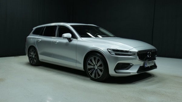 Esittelykuva Volvo V60 kevythybridiautosta.