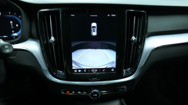 Esittelykuva Volvo V60 bensiiniautosta.