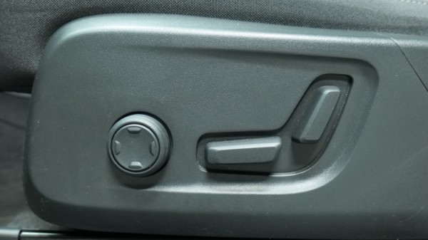 Esittelykuva Volvo XC40 bensiiniautosta.