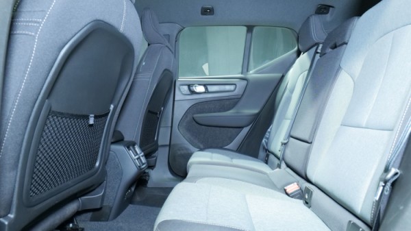 Esittelykuva Volvo XC40 bensiiniautosta.