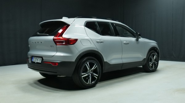 Esittelykuva Volvo XC40 bensiiniautosta.