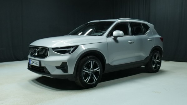 Esittelykuva Volvo XC40 bensiiniautosta.