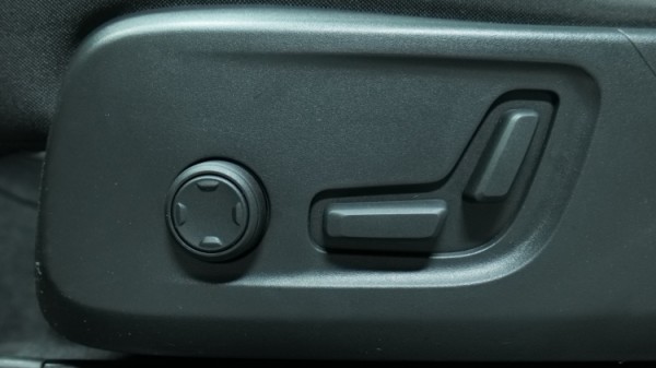 Esittelykuva Volvo XC40 bensiiniautosta.