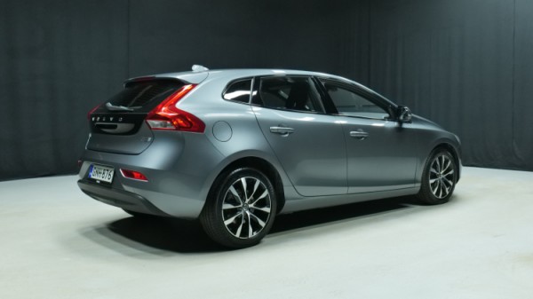 Esittelykuva Volvo V40 bensiiniautosta.