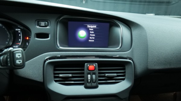 Esittelykuva Volvo V40 bensiiniautosta.