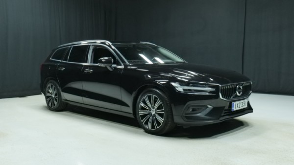 Esittelykuva Volvo V60 kevythybridiautosta.