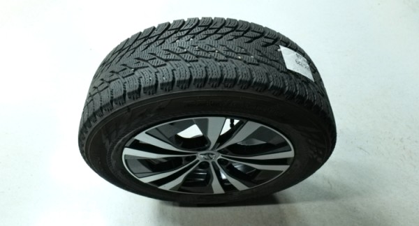 Esittelykuva Volvo XC60 kevythybridiautosta.