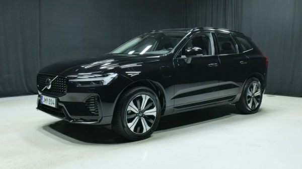 Esittelykuva Volvo XC60 kevythybridiautosta.