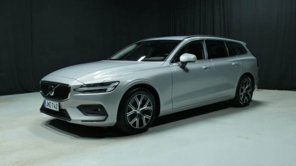 Esittelykuva Volvo V60 bensiiniautosta.
