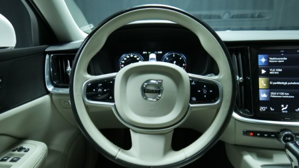 Esittelykuva Volvo V60 dieselautosta.