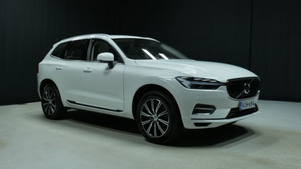 Esittelykuva Volvo XC60 kevythybridiautosta.