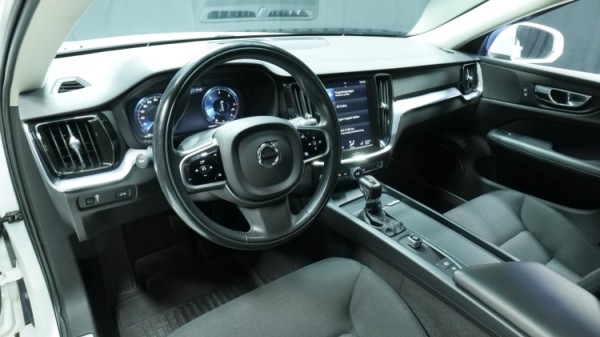 Esittelykuva Volvo V60 dieselautosta.