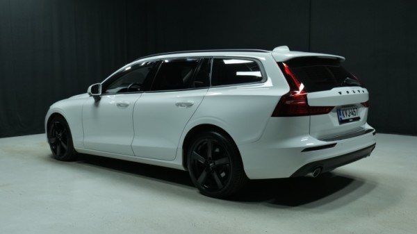 Esittelykuva Volvo V60 dieselautosta.