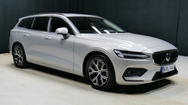 Esittelykuva Volvo V60 kevythybridiautosta.