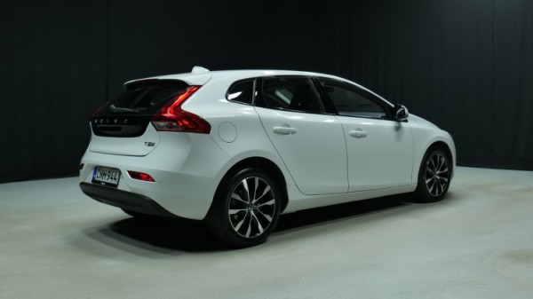 Esittelykuva Volvo V40 bensiiniautosta.