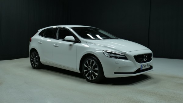 Esittelykuva Volvo V40 bensiiniautosta.