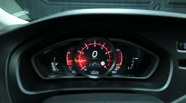 Esittelykuva Volvo V40 bensiiniautosta.