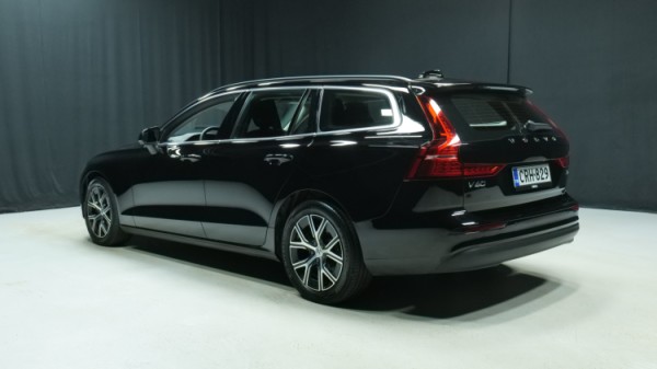 Esittelykuva Volvo V60 kevythybridiautosta.