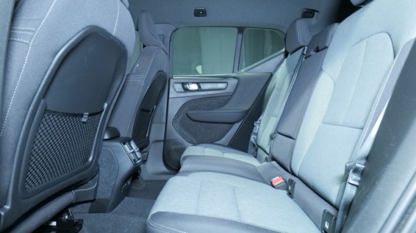 Esittelykuva Volvo XC40 bensiiniautosta.