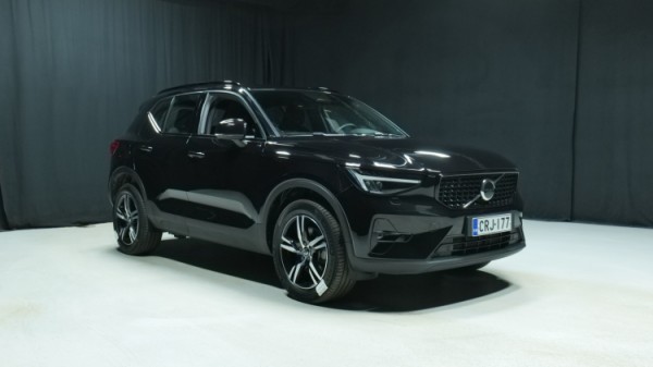 Esittelykuva Volvo XC40 bensiiniautosta.