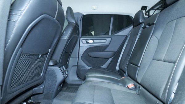 Esittelykuva Volvo XC40 bensiiniautosta.