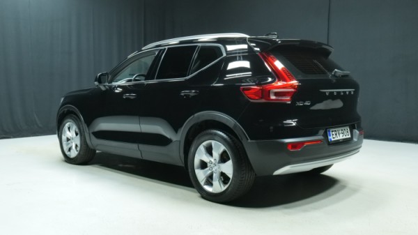 Esittelykuva Volvo XC40 bensiiniautosta.