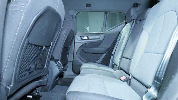 Esittelykuva Volvo XC40 bensiiniautosta.
