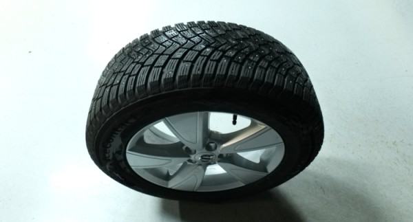 Esittelykuva Volvo XC40 bensiiniautosta.