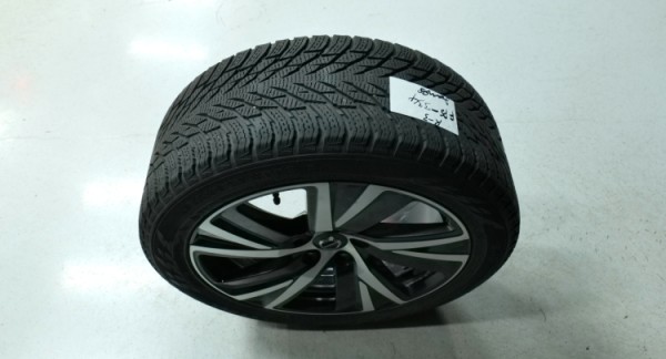 Esittelykuva Volvo V90 kevythybridiautosta.