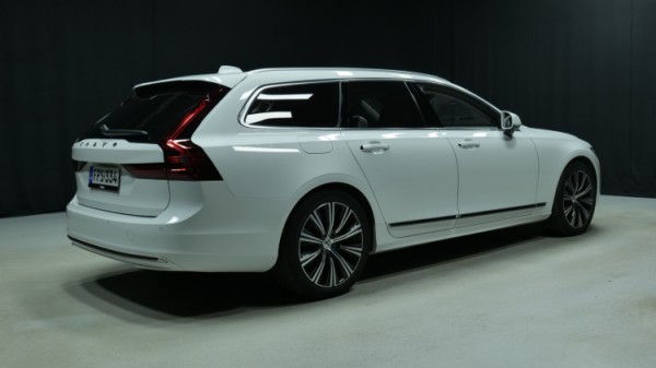 Esittelykuva Volvo V90 kevythybridiautosta.