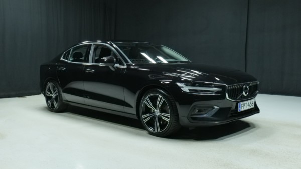 Esittelykuva Volvo S60 bensiiniautosta.