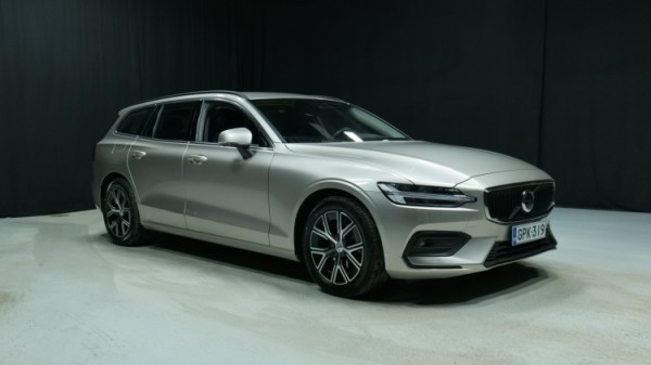 Esittelykuva Volvo V60 bensiiniautosta.