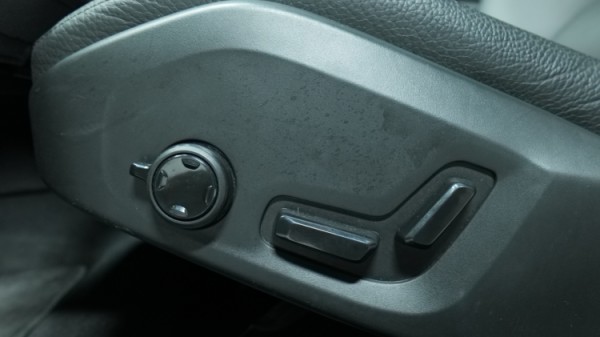 Esittelykuva Volvo V90 dieselautosta.