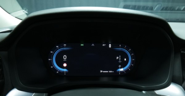 Esittelykuva Volvo V60 kevythybridiautosta.