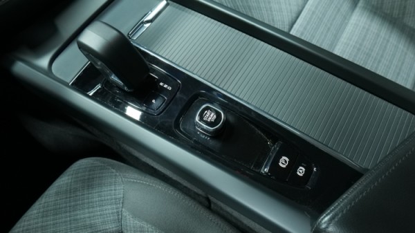 Esittelykuva Volvo V60 bensiiniautosta.