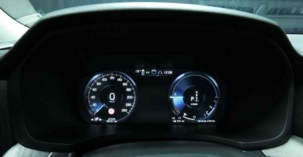 Esittelykuva Volvo V60 kevythybridiautosta.