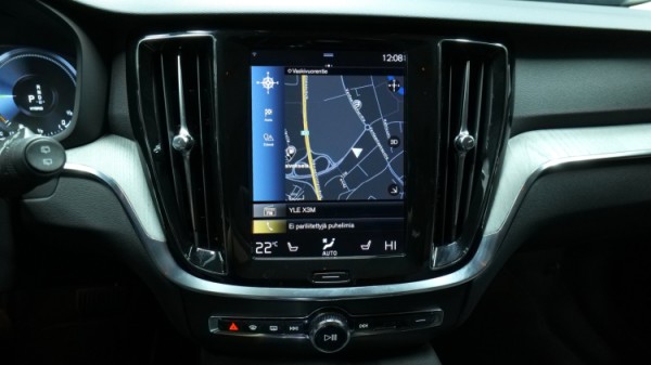 Esittelykuva Volvo V60 kevythybridiautosta.