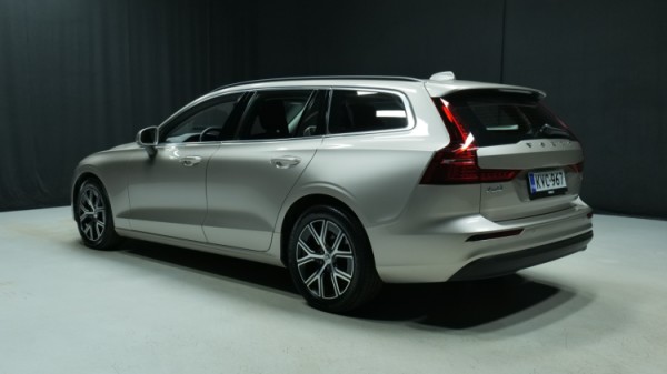 Esittelykuva Volvo V60 bensiiniautosta.