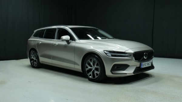 Esittelykuva Volvo V60 bensiiniautosta.