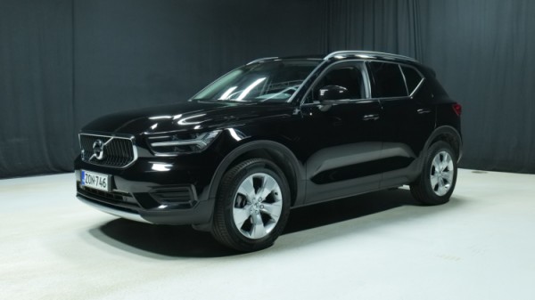 Esittelykuva Volvo XC40 bensiiniautosta.