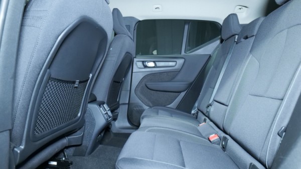 Esittelykuva Volvo XC40 bensiiniautosta.
