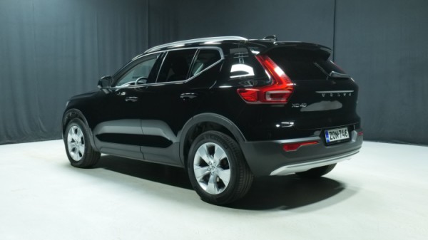 Esittelykuva Volvo XC40 bensiiniautosta.